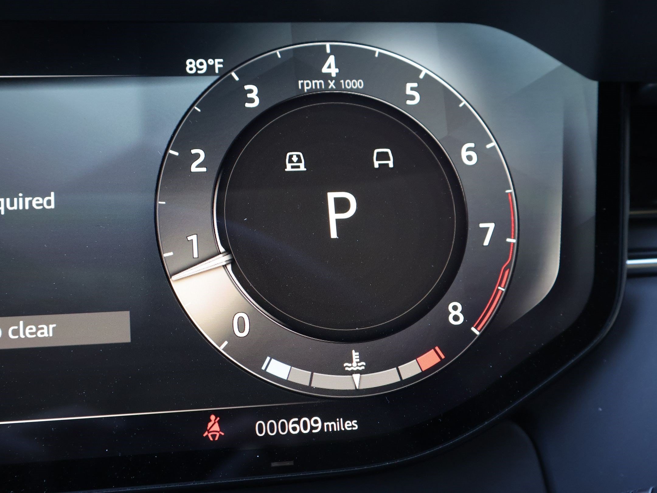 Used 2025 Eiger Grey Metallic Land Rover SE image 21