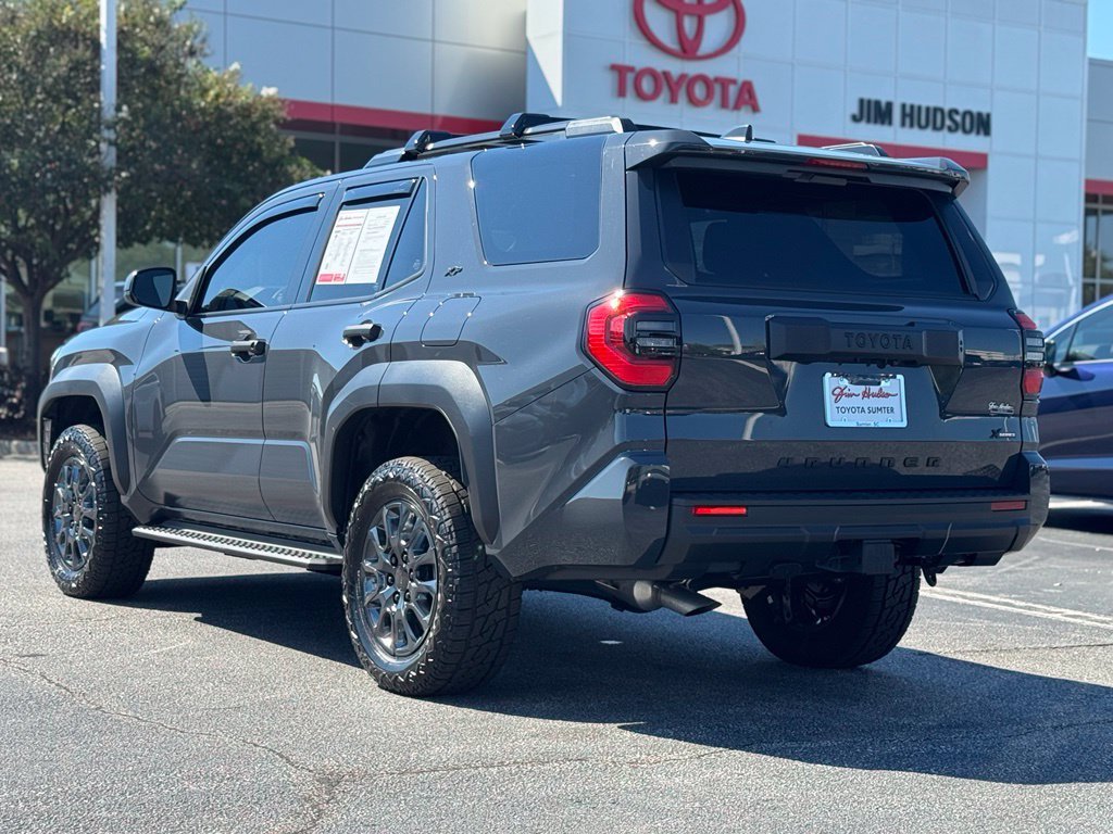 Used 2025  Toyota SR5 image 9