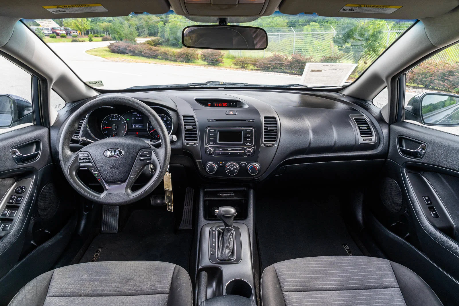 Used 2015  Kia LX image 19