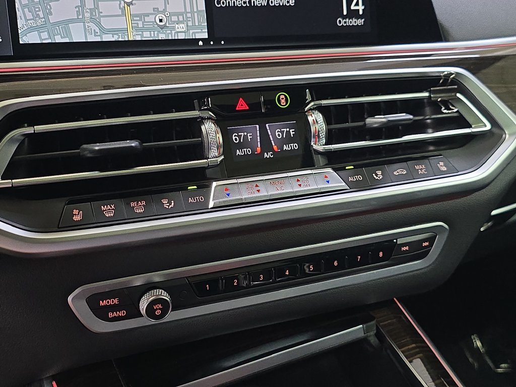 Certified Used 2023 Black Sapphire Metallic BMW M50i image 25