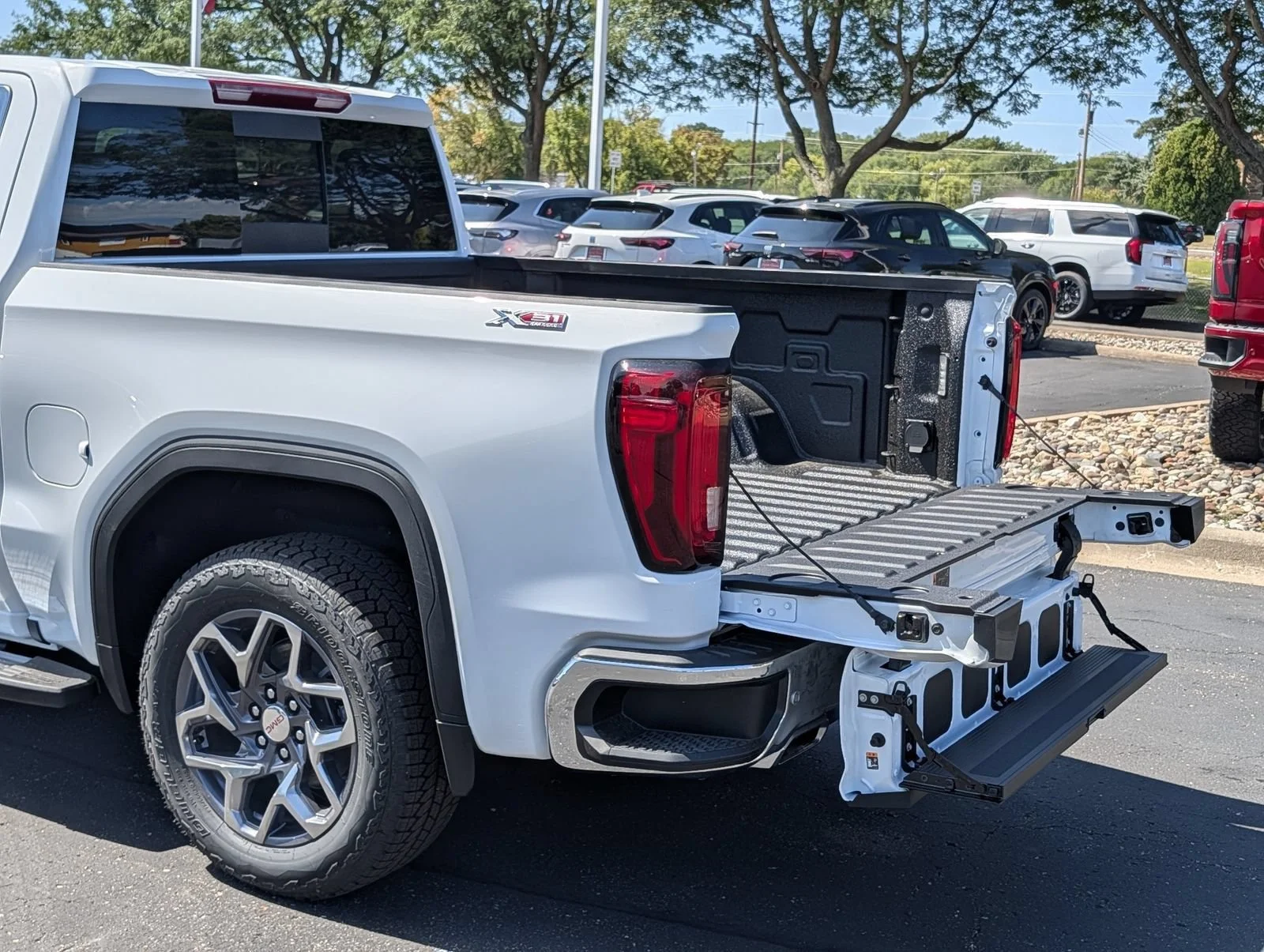2026 GMC Sierra 1500 SLT - Photo 6