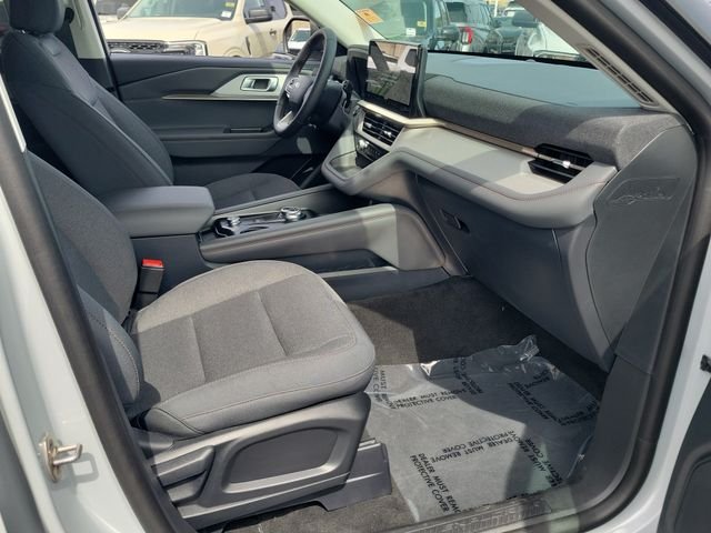 New 2026 Space White Metallic Ford Active image 15