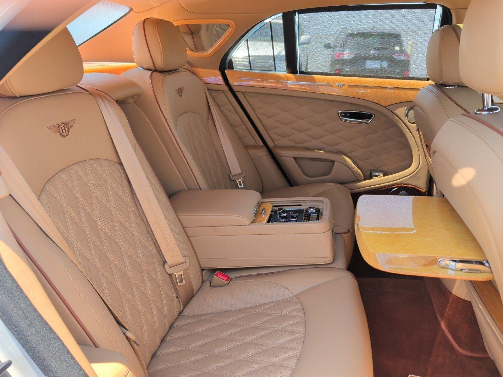 Used 2017 Glacier White Bentley Base image 41