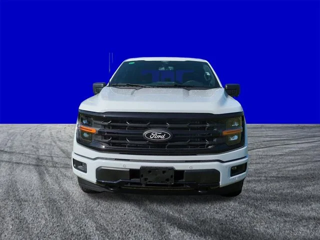 New 2026 Oxford White Ford XLT image 9