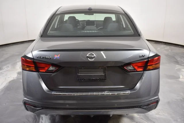 Used 2022 Gray Nissan 2.5 SV image 9