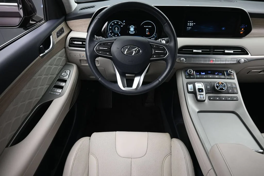 Used 2022 Red Hyundai Calligraphy image 15