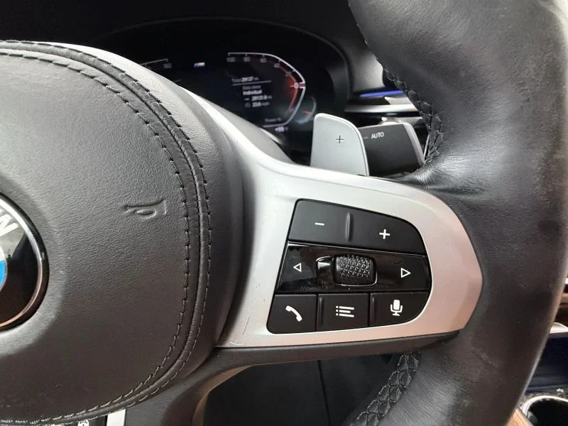 Used 2022  BMW 540i xDrive Sedan 4D image 21