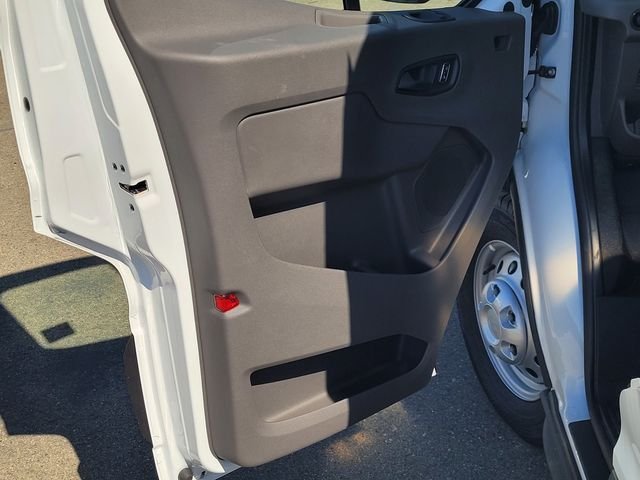 New 2025 Oxford White Ford Cutaway image 6