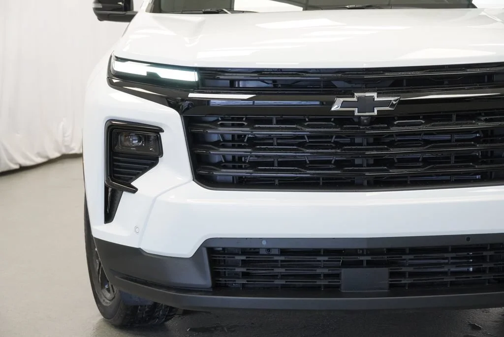 New 2027 Summit White Chevrolet LT image 33