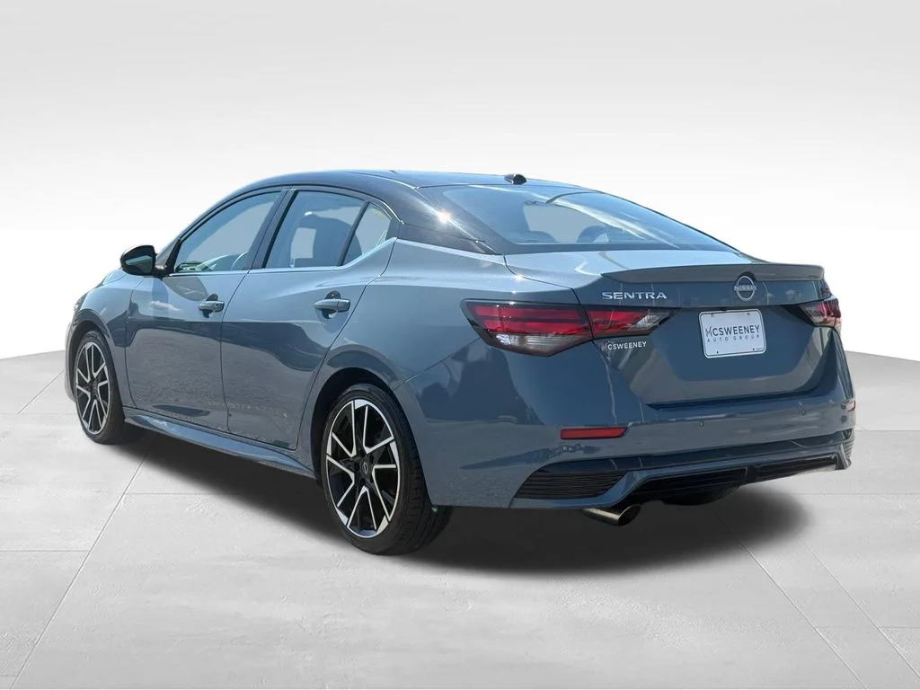 Used 2025 Gray Nissan SR image 3
