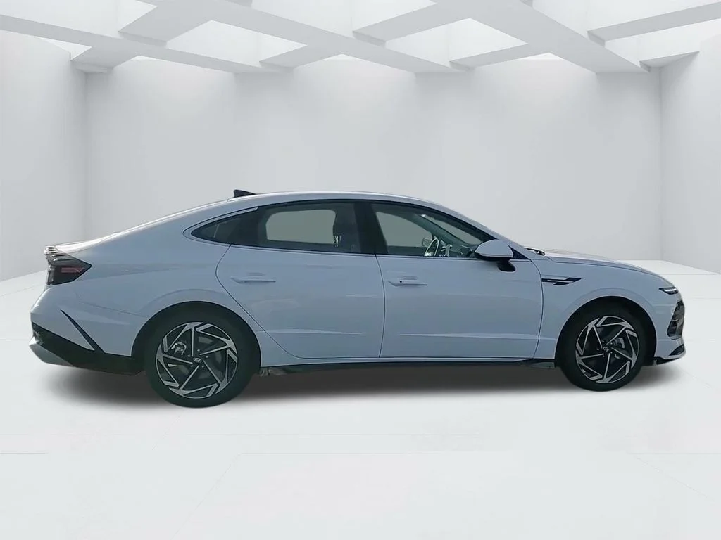 New 2026 White Hyundai SEL Sport image 4