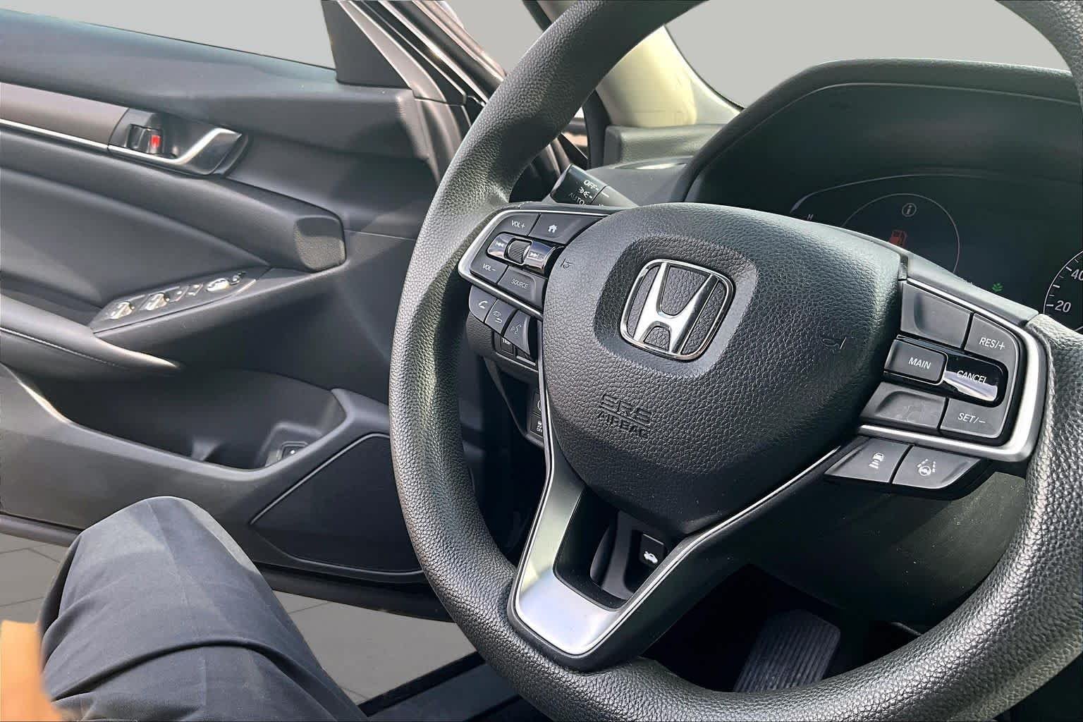 Used 2019 Crystal Black Pearl Honda LX 1.5T image 17