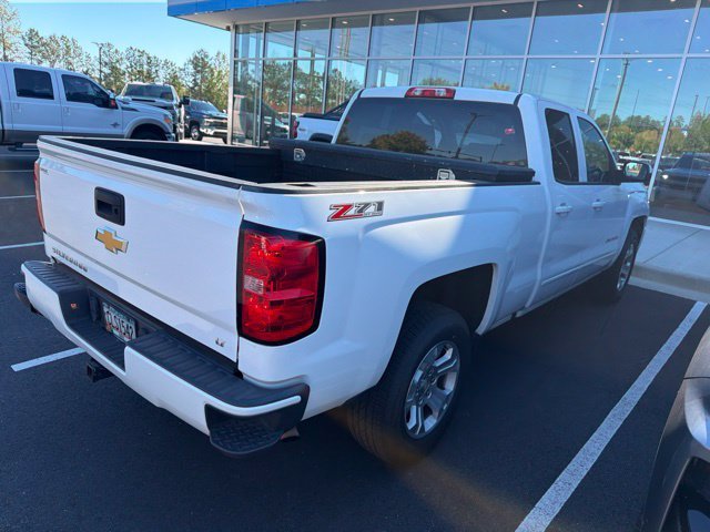 Used 2017 SUMMIT WHITE Chevrolet LT image 5