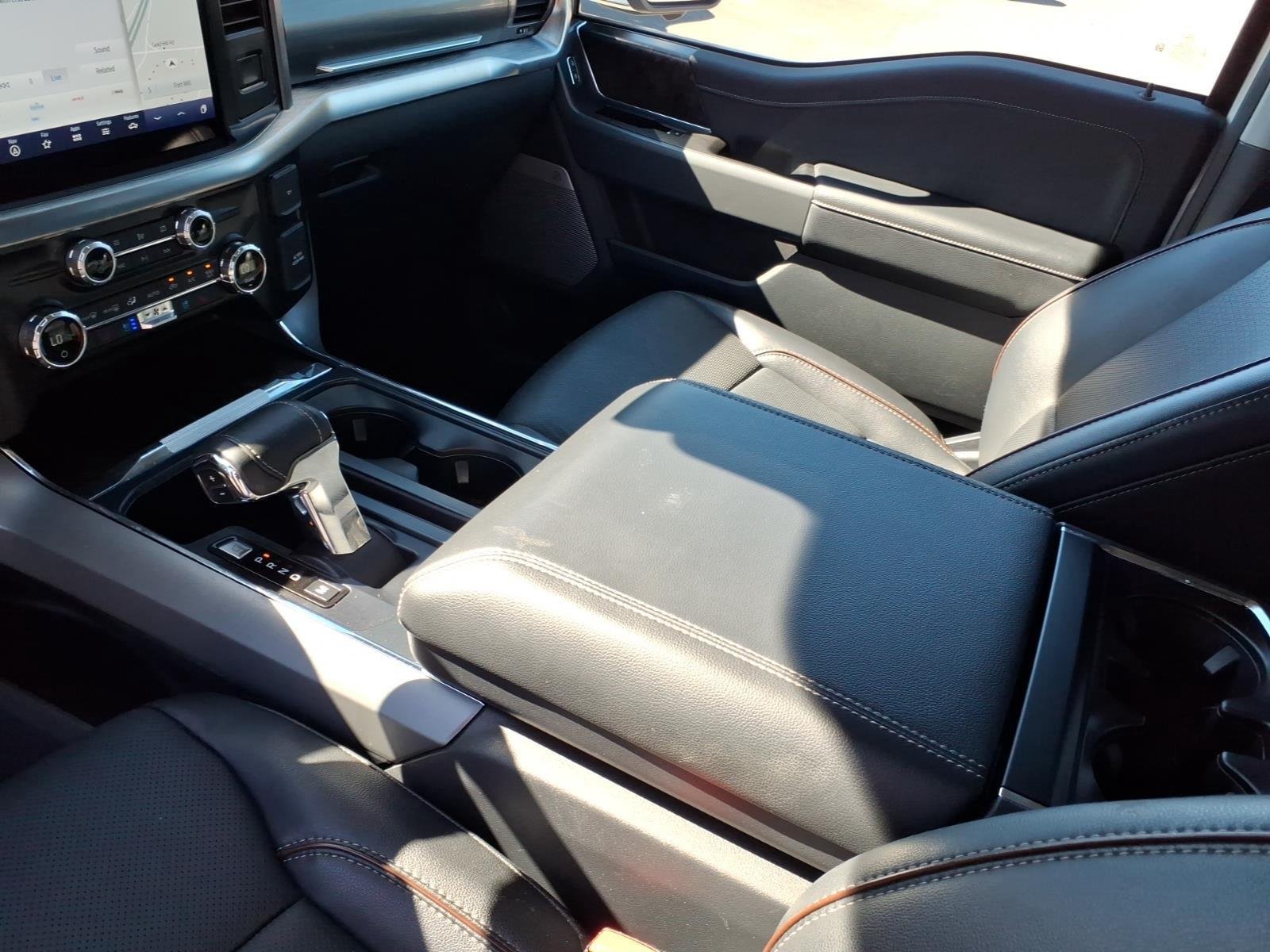 Used 2021 Star White Metallic Tri-Coat Ford LARIAT image 21