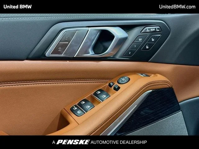 New 2027 Black Sapphire Metallic BMW X7 image 3