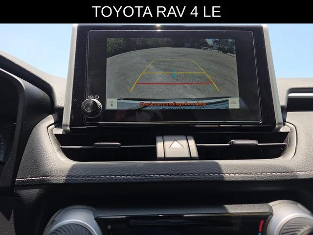 2025 Toyota RAV4 LE - Photo 31