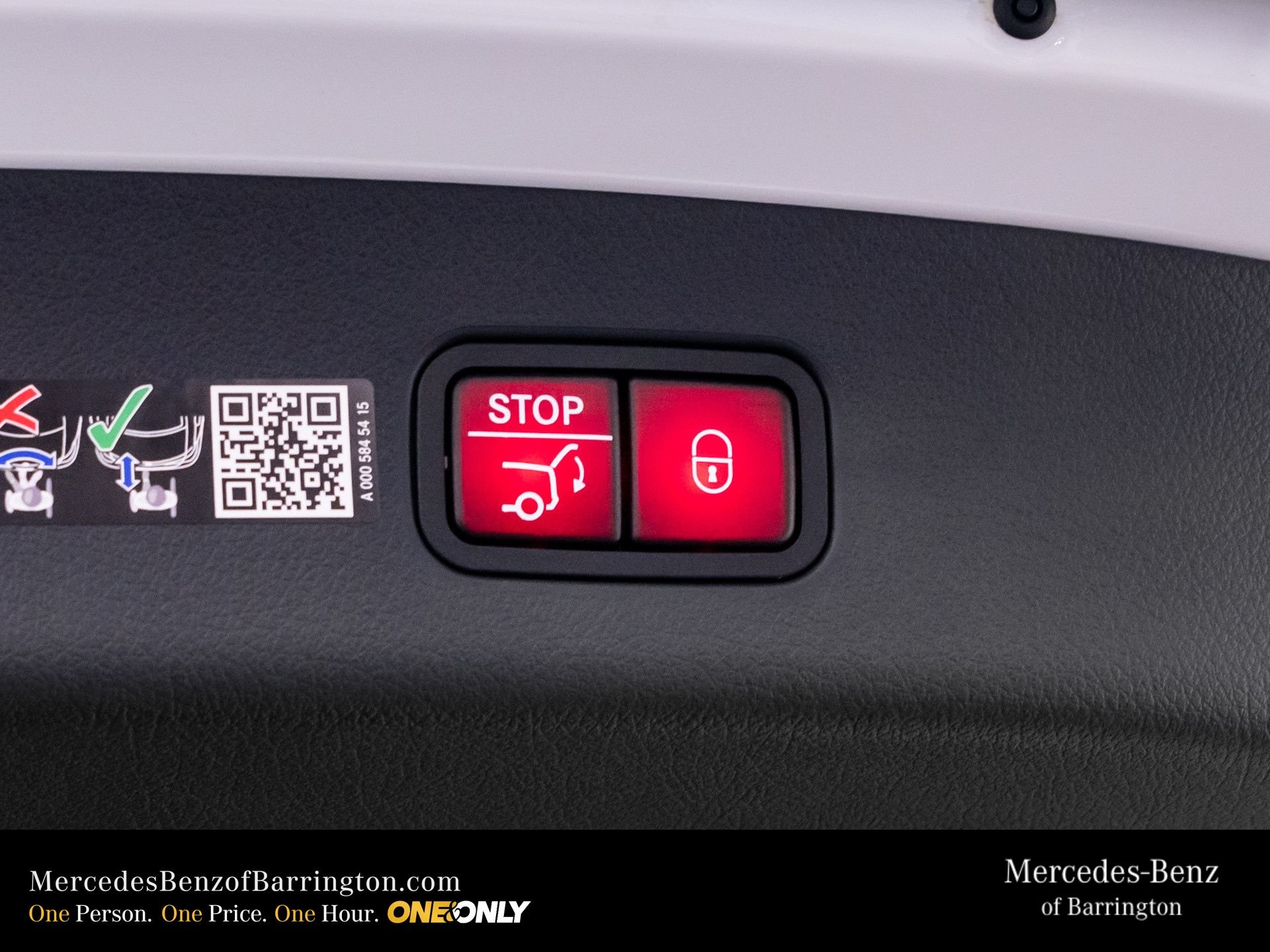 New 2026 MANUFAKTUR Moonlight White Metallic Mercedes-Benz GLC 300 image 34