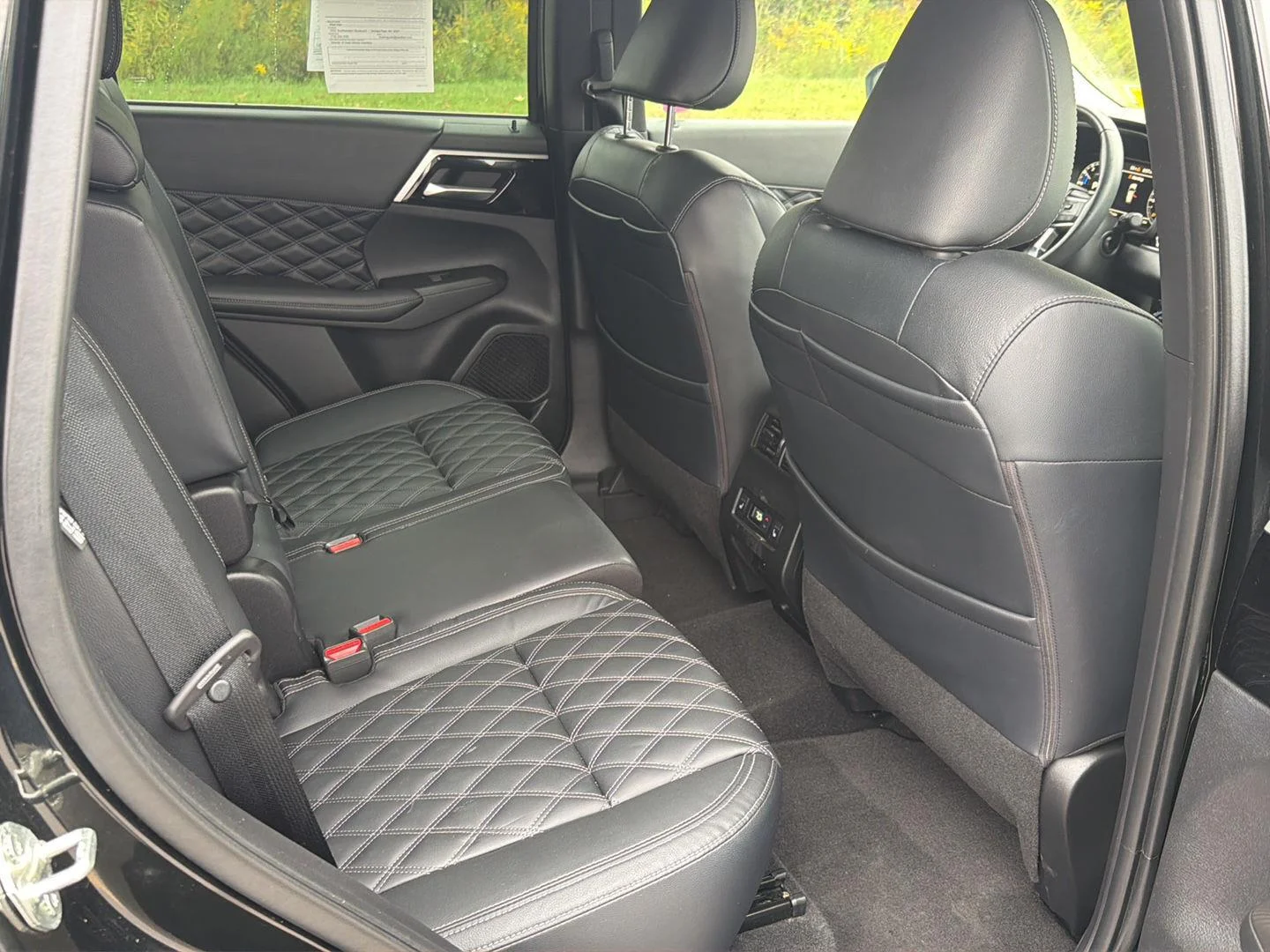 Used 2022 Black Diamond Mitsubishi SEL image 20