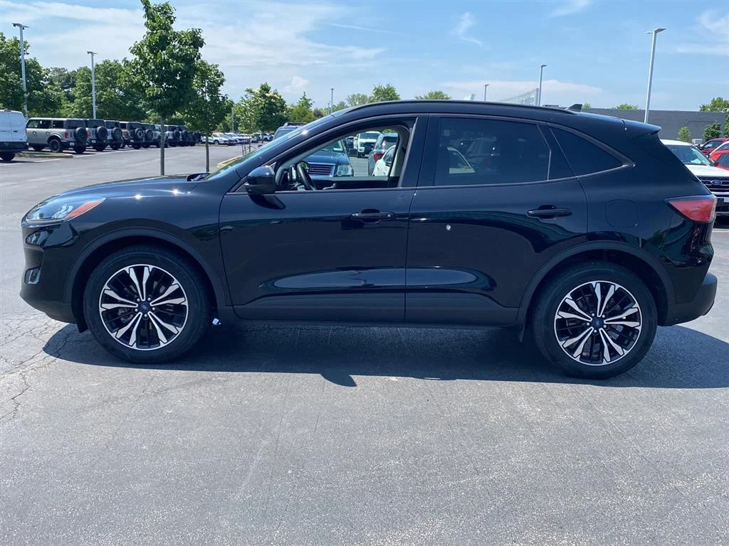 Used 2022 Agate Black Ford SEL image 8