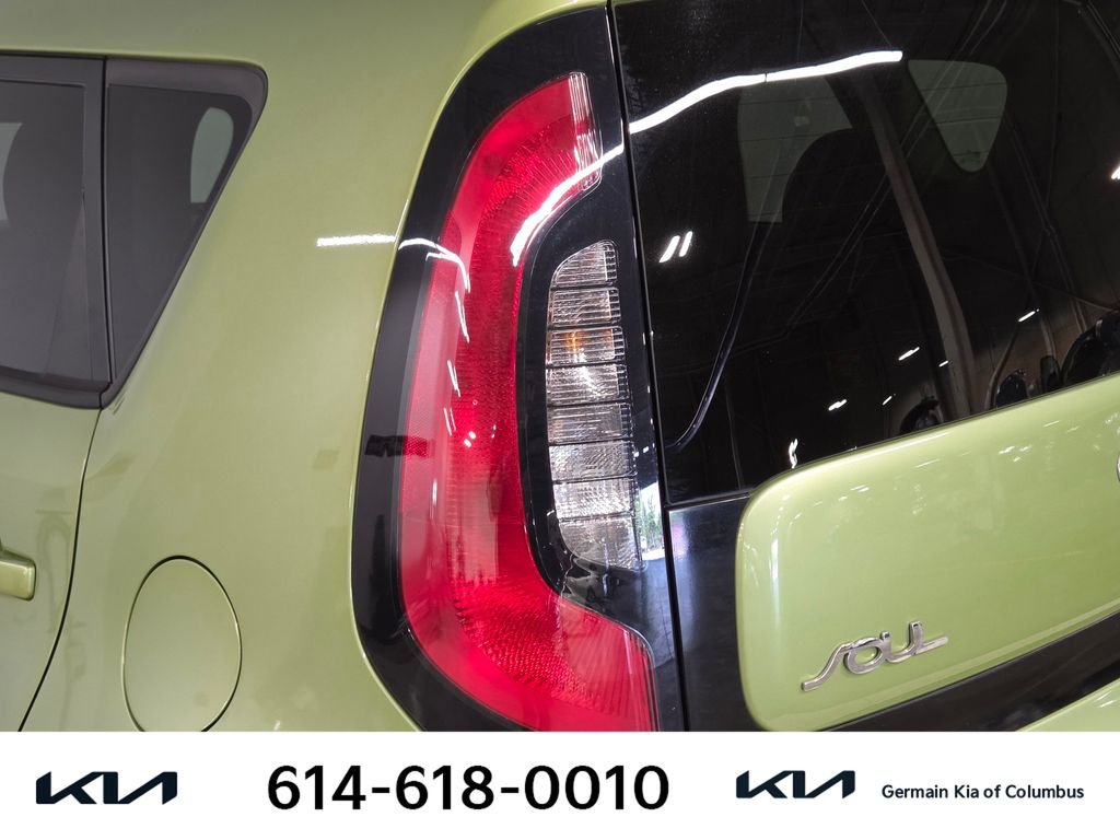 Used 2016 Green Kia Base image 15