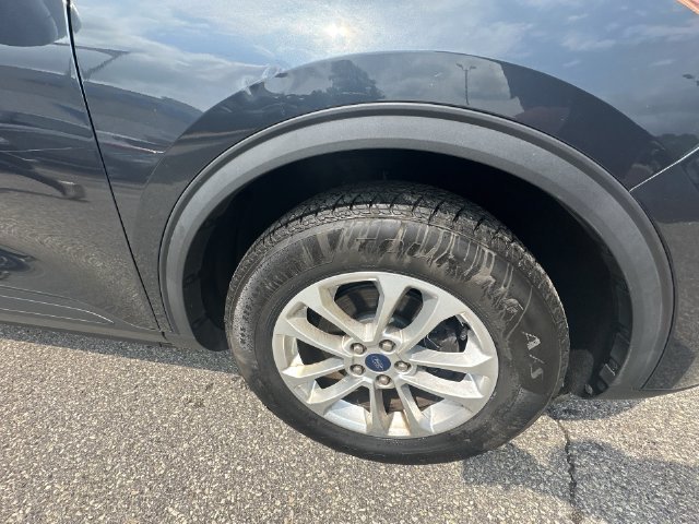 Certified Used 2022 Blue Ford SE image 21