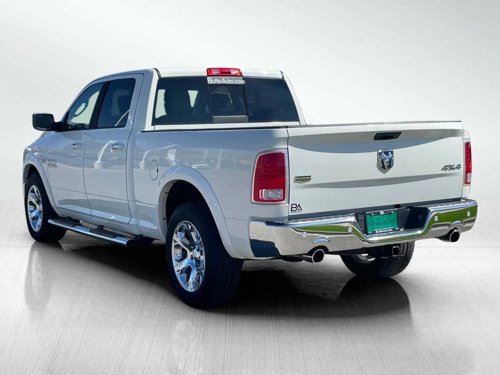 Used 2016 Pearl White Ram Laramie image 5
