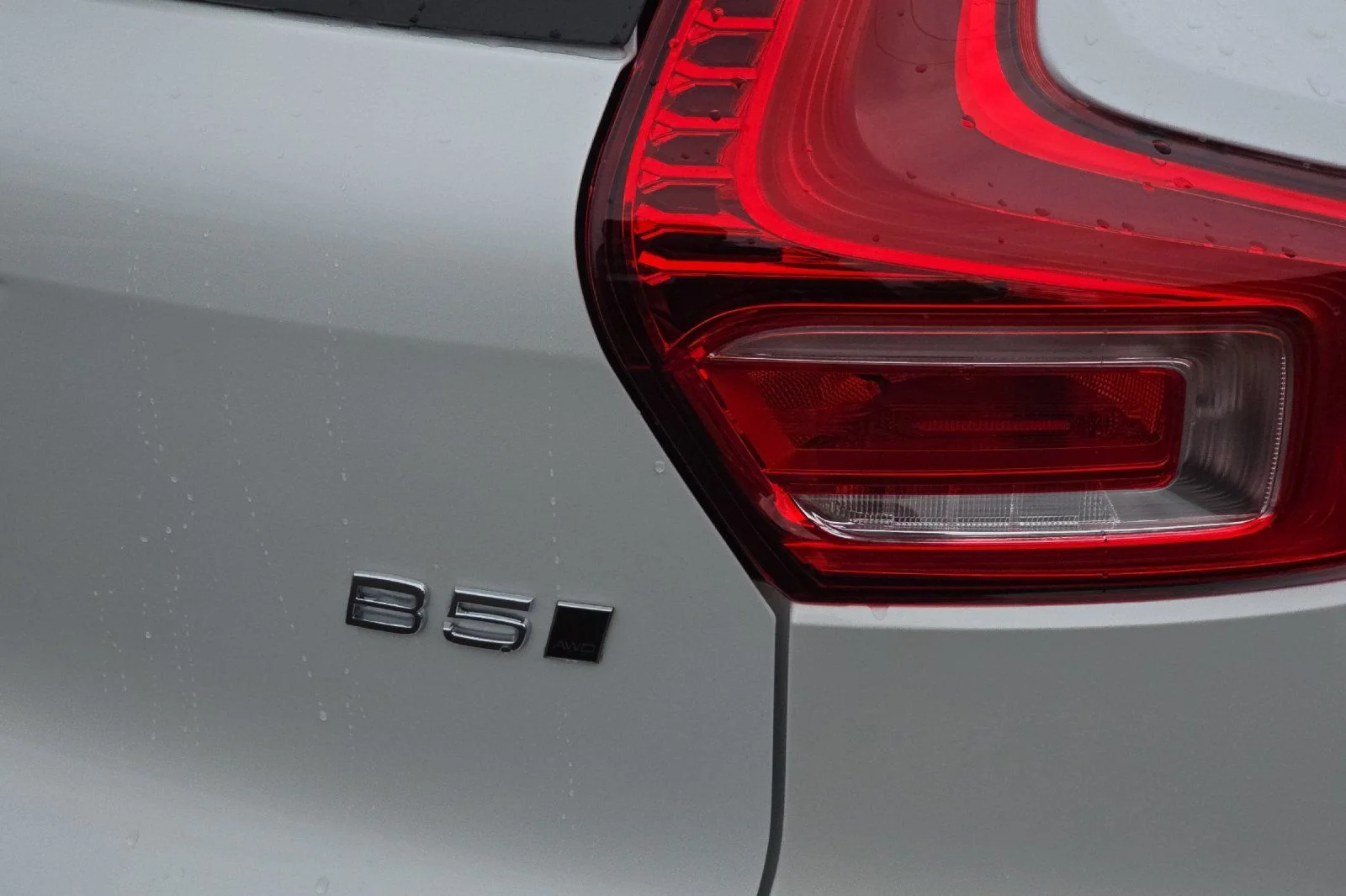 New 2026 Crystal White Volvo Plus image 26