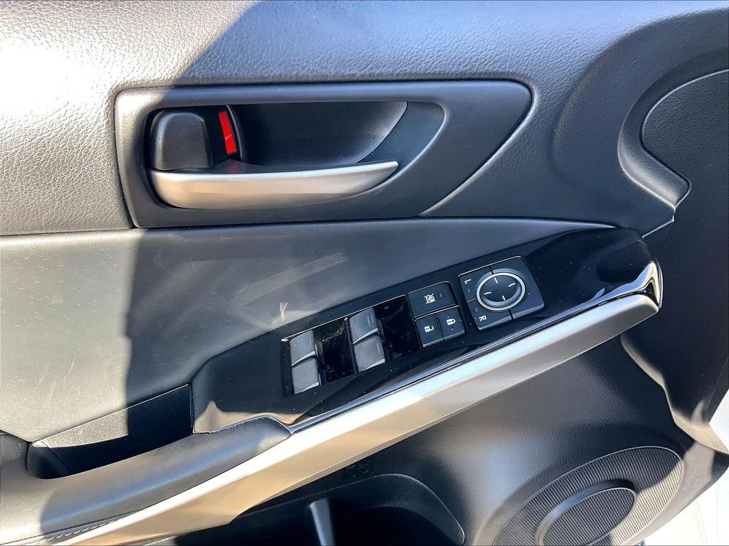 Used 2019 Eminent White Pearl Lexus 300 image 37