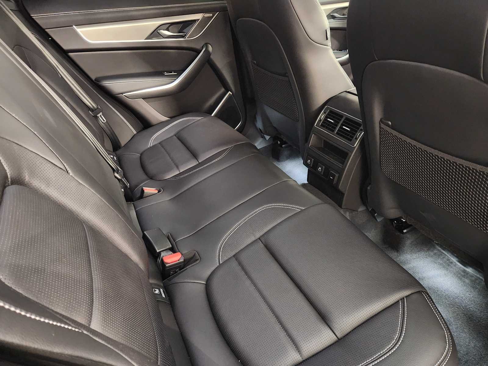 2026 Jaguar F-Pace R-Dynamic S - Photo 32