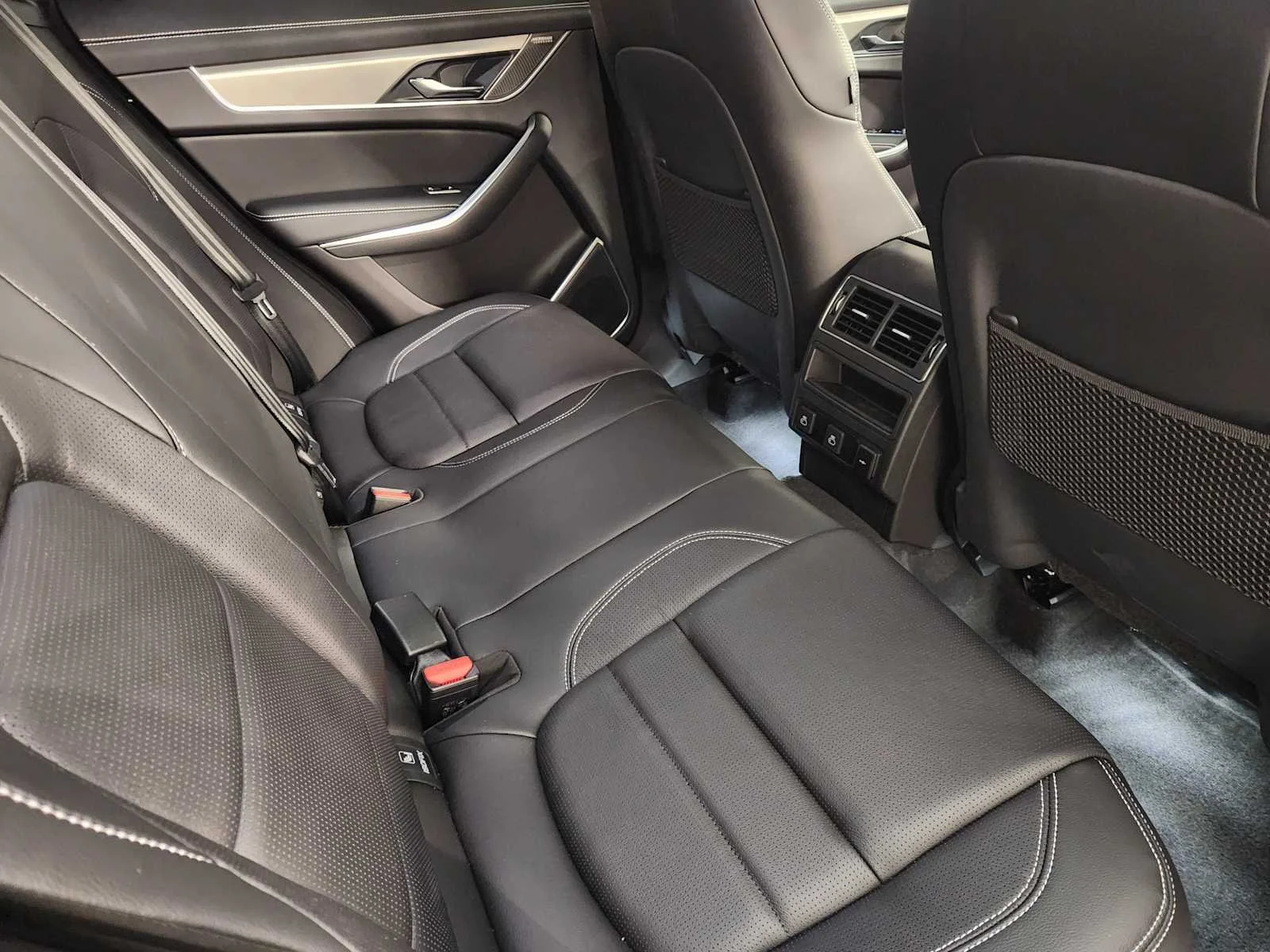 2026 Jaguar F-Pace R-Dynamic S - Photo 56