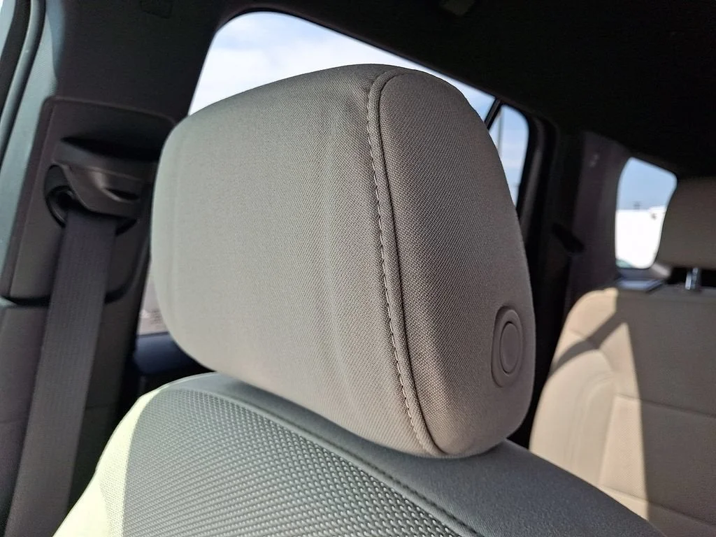 Used 2022 Northsky Blue Metallic Chevrolet LS image 51