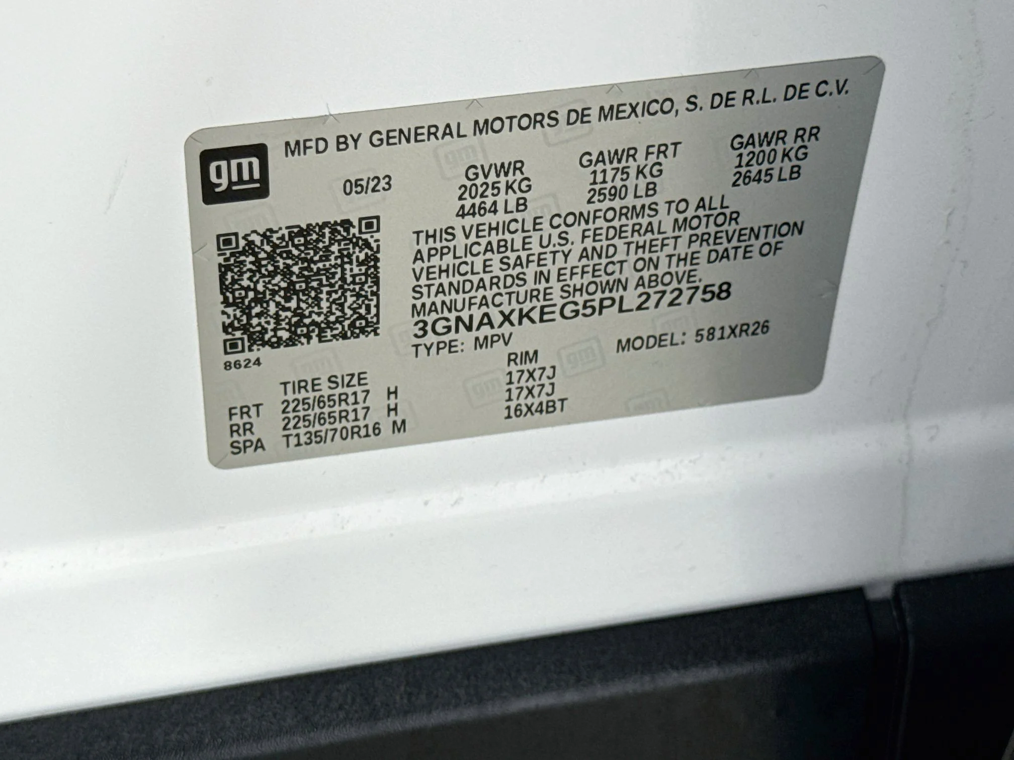 Used 2023 SUMMIT WHITE Chevrolet LT image 33
