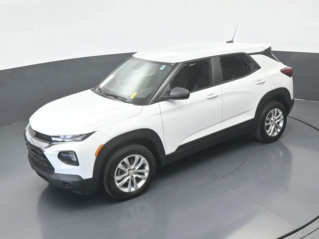 Used 2023 Summit White Chevrolet LS image 41