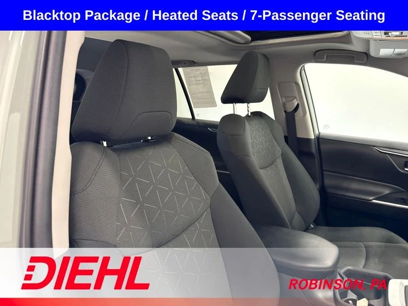 Used 2021  Toyota XLE image 13