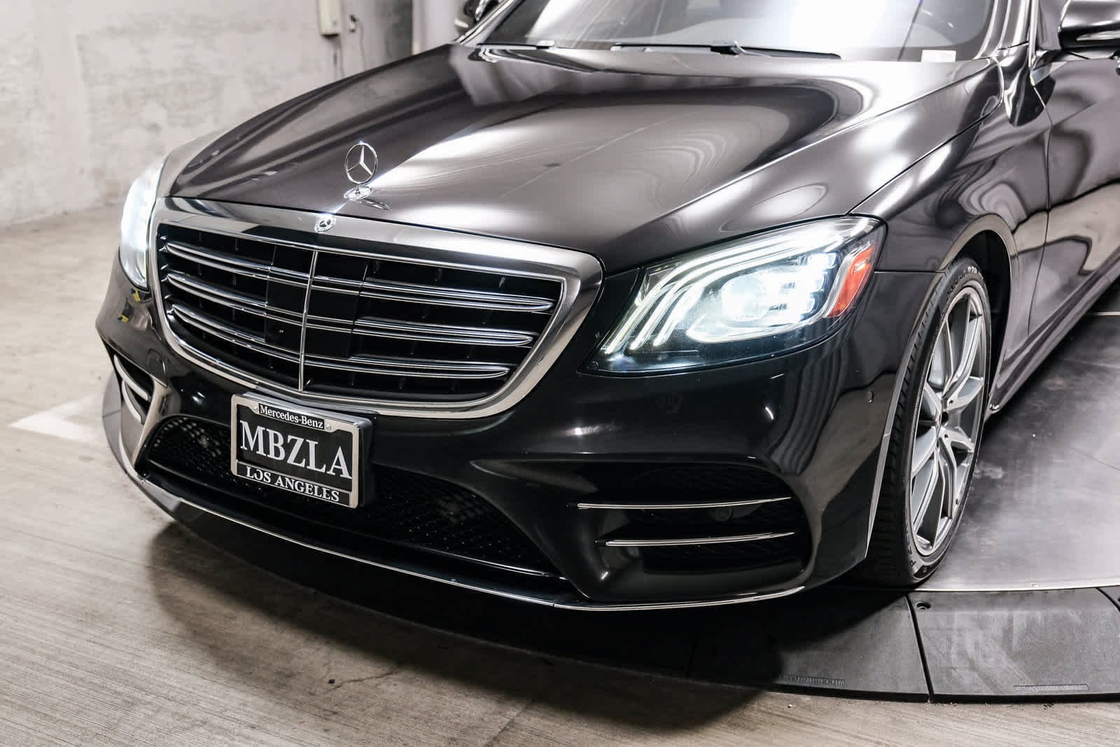Used 2018 designo Mocha Black Metallic Mercedes-Benz S 560 image 8
