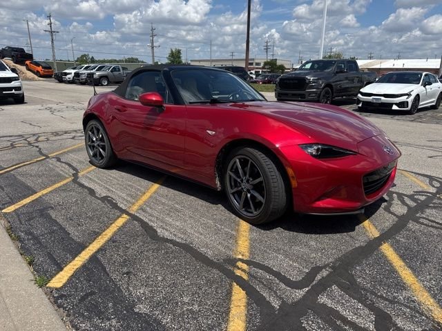 Used 2016 Red Mazda Grand Touring image 1