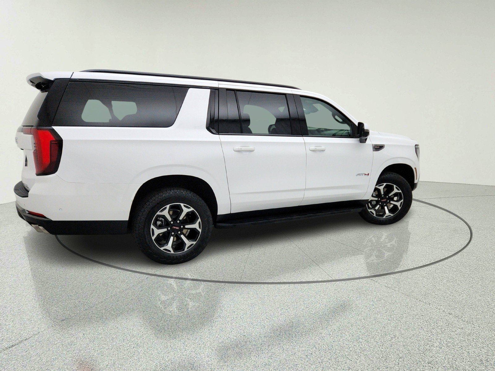 Used 2025 Summit White GMC AT4 image 8