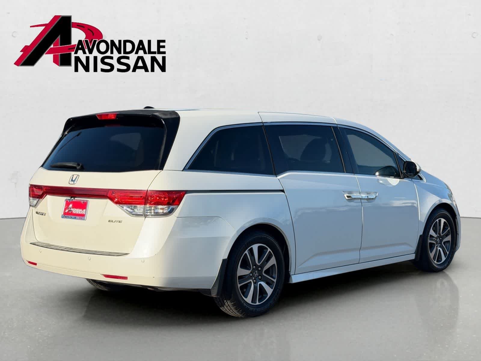 Used 2016 White Honda Touring Elite image 6