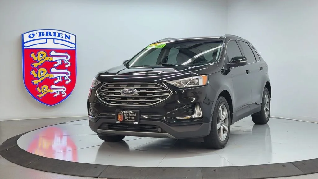 Used 2019 Agate Black Metallic Ford SEL image 9