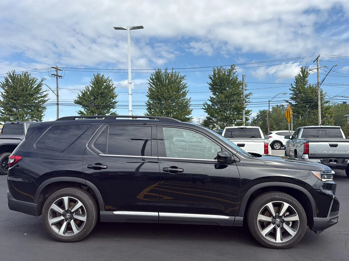 Used 2024 Crystal Black Pearl Honda Touring image 8