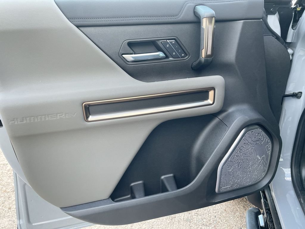 2025 GMC HUMMER EV 2X - Photo 18