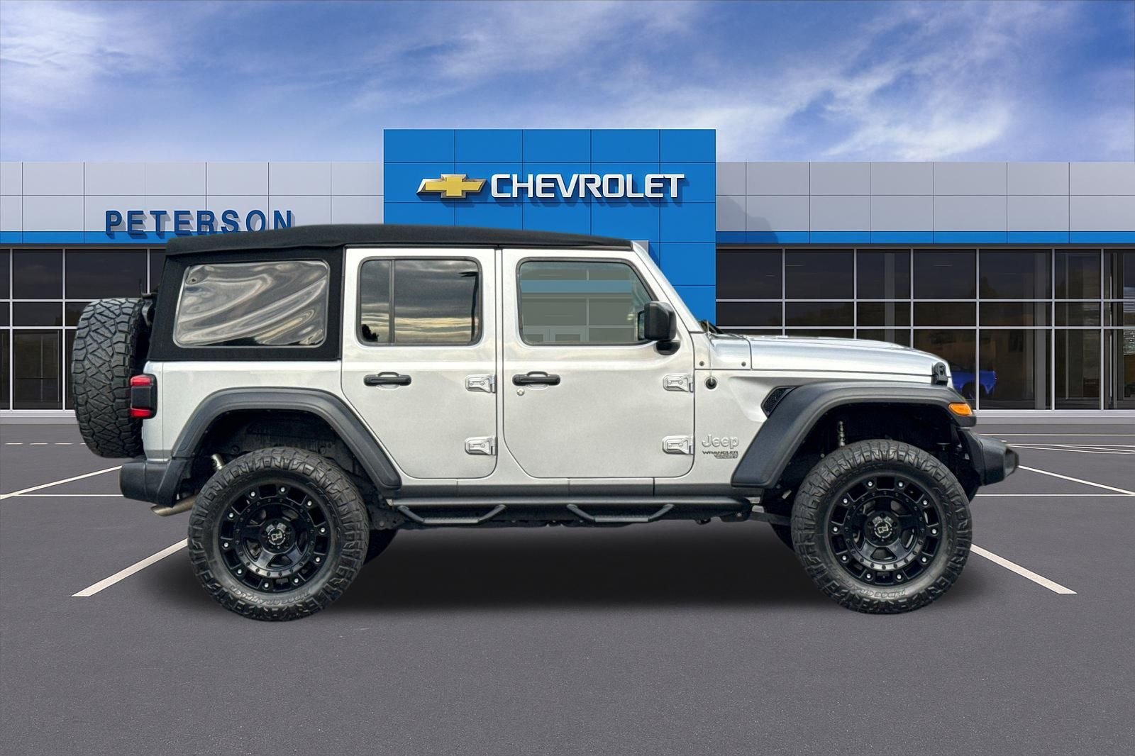 Used 2019 Silver Jeep Unlimited Sport S image 3
