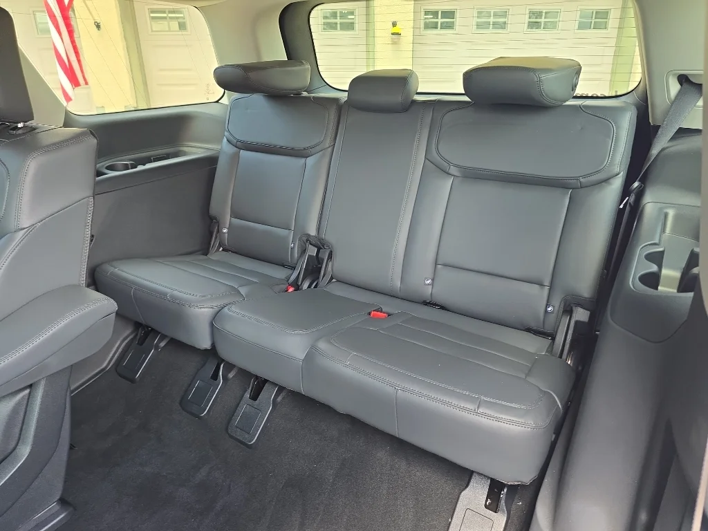 New 2026 Glacier Gray Metallic Tri-Coat Ford Active image 33