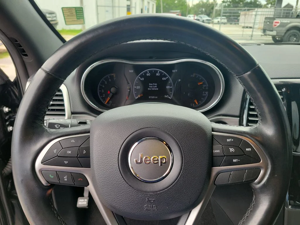 Used 2020 Black Jeep Altitude image 27