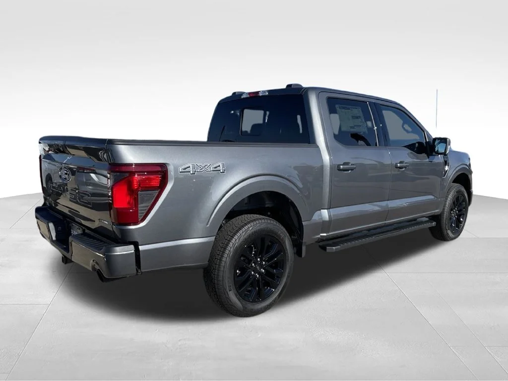 New 2026 Carbonized Gray Metallic Ford XLT image 5