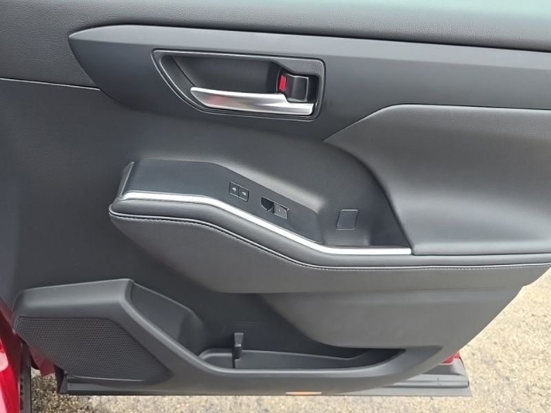 Used 2020 Red Toyota XLE image 33