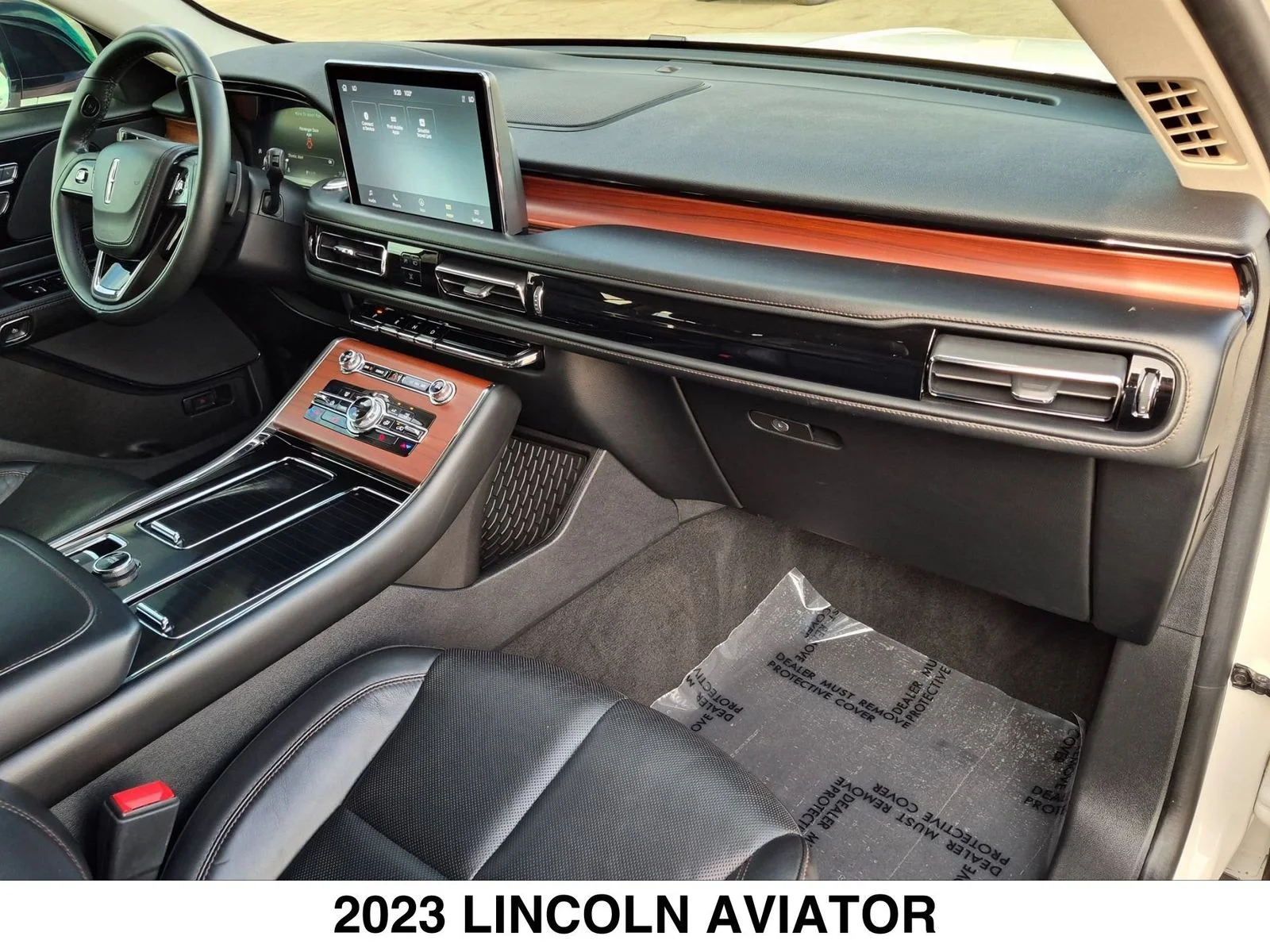Used 2023 White Lincoln Reserve image 27
