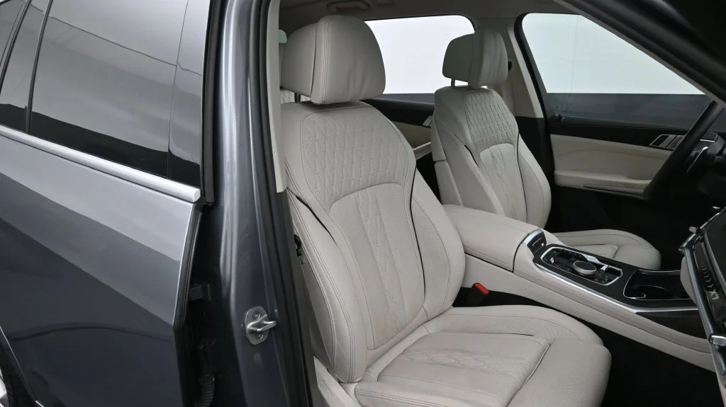2025 BMW X7 40i - Photo 17