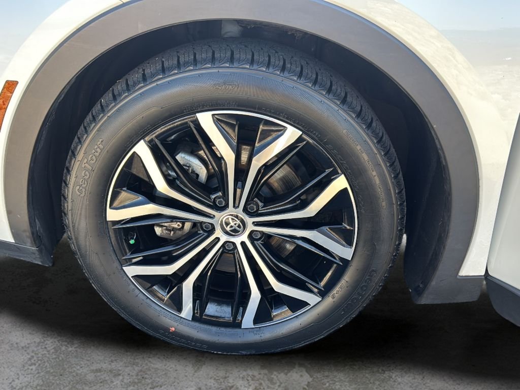 2023 Toyota Crown XLE - Photo 45