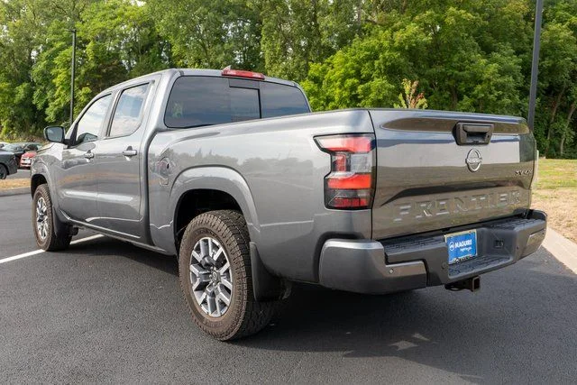 Used 2023 Gray Nissan SV image 8